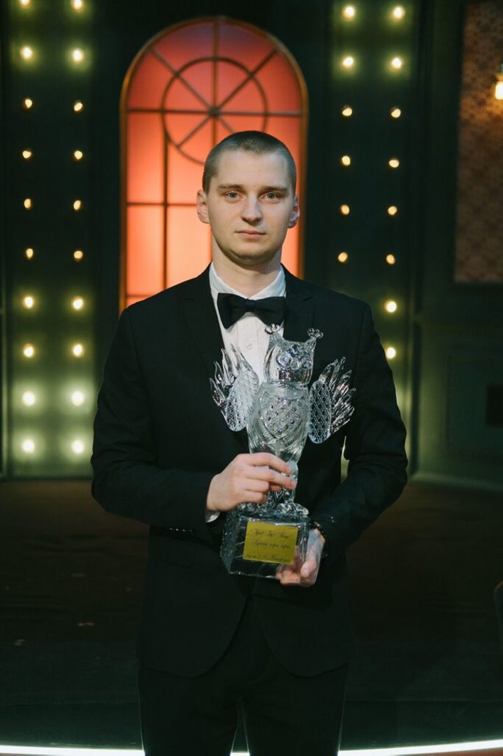 Житель Брестского района стал обладателем «Хрустальной совы» в телеигре «Что? Где? Когда?». 