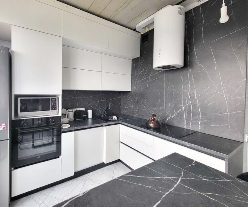 В Бресте продают двухуровневую 6-комнатную квартиру. Сколько стоит?