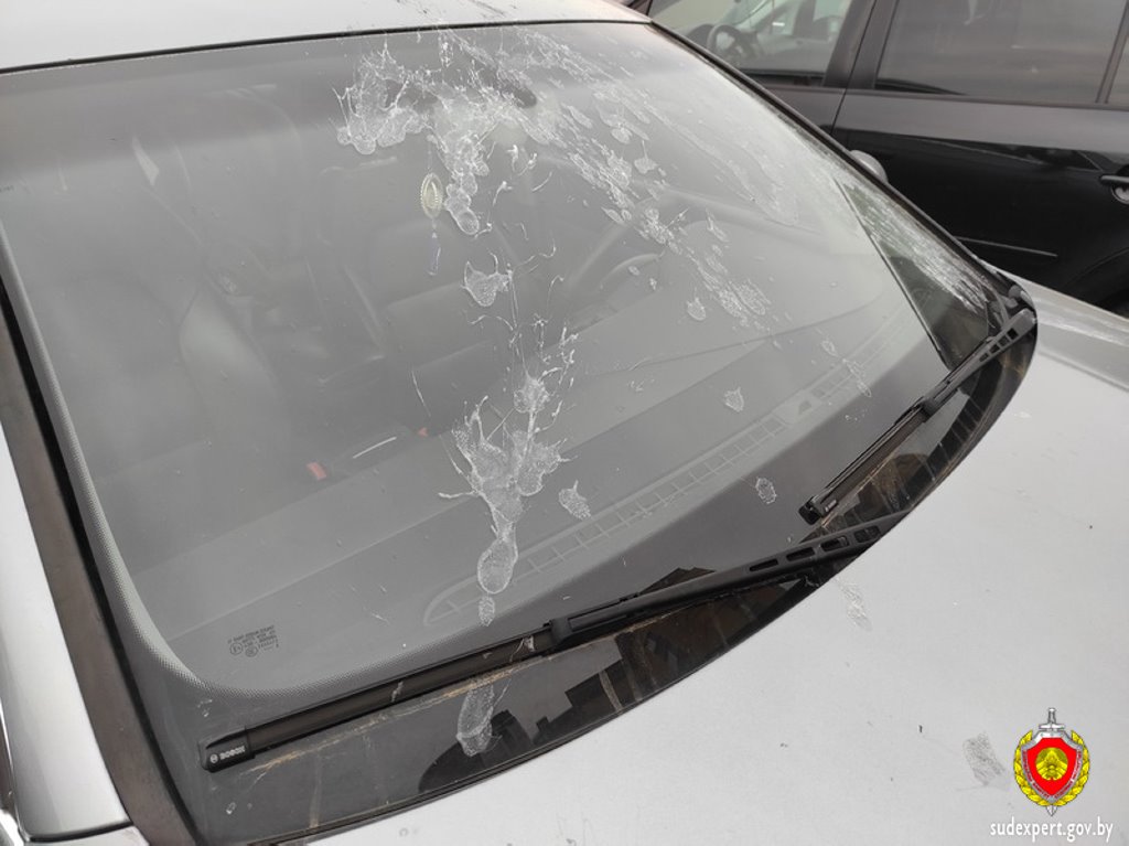 В Бресте автомобиль стал предметом мести клиенту автомастерской