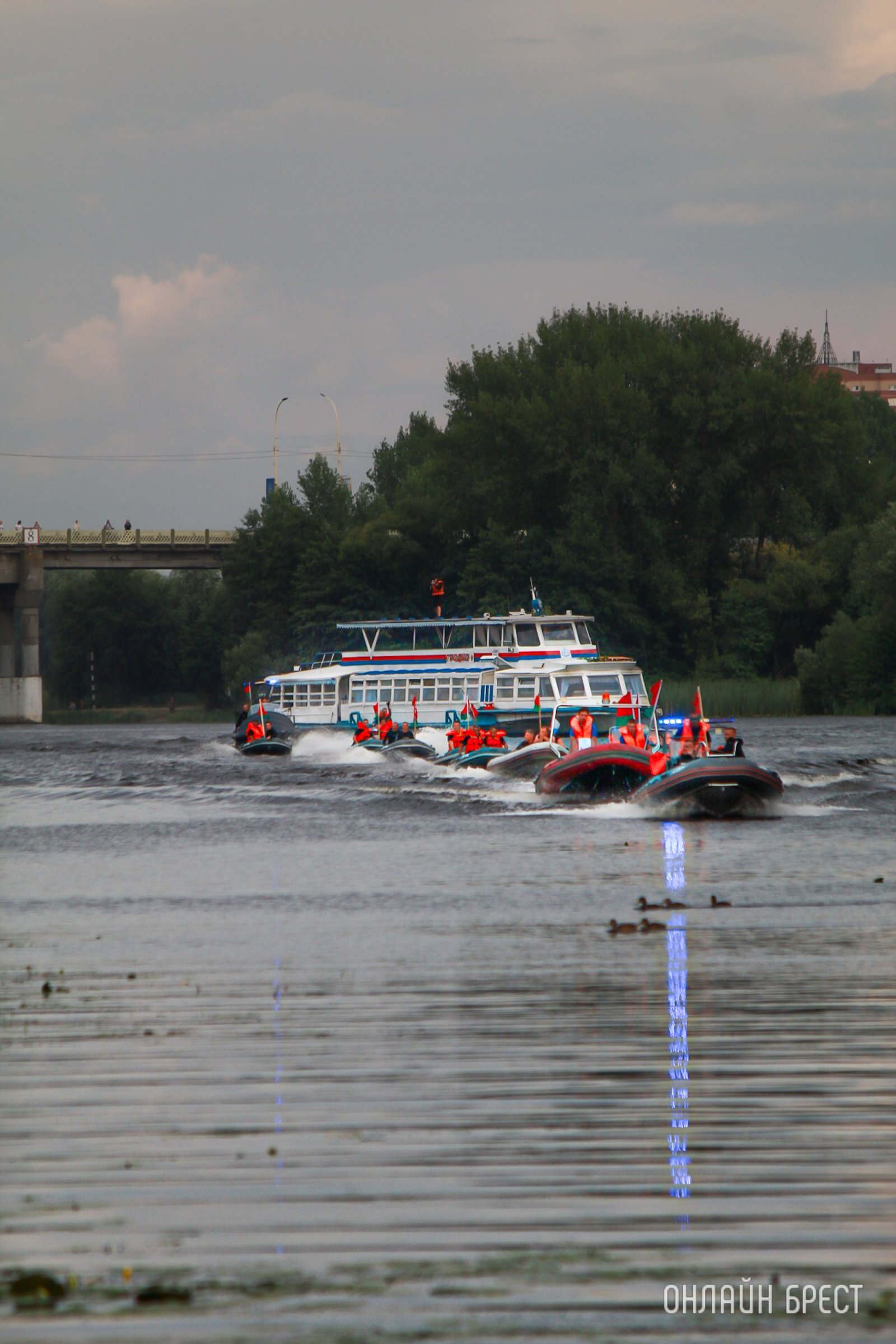 Показательные выступления МЧС в Бресте