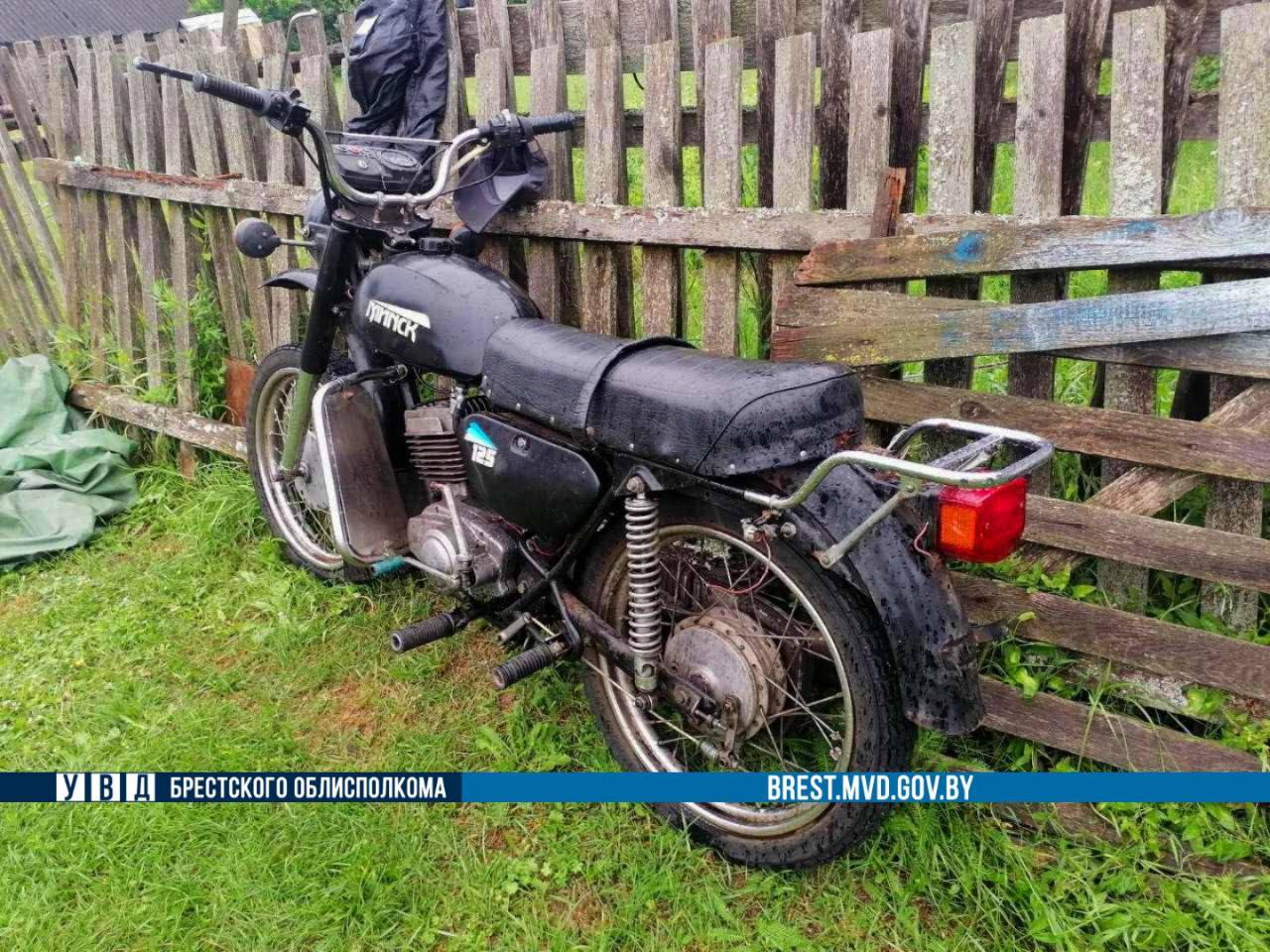 Мотоциклист улетел в кювет в Барановичском районе