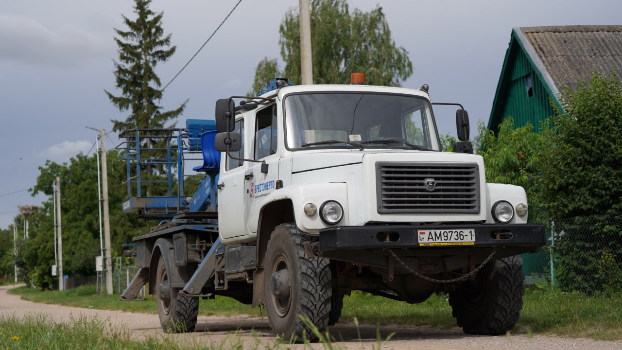 Брестские энергетики выехали на помощь к гомельским коллегам