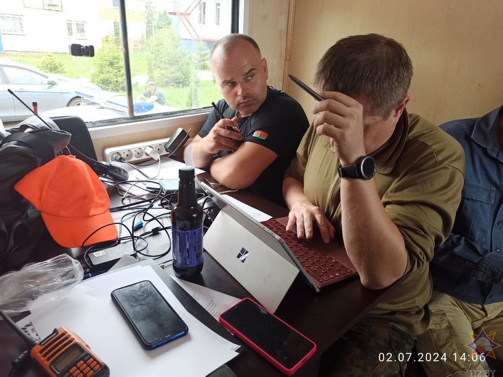 МЧС показало фото с поисковых мероприятий в Каменецком районе