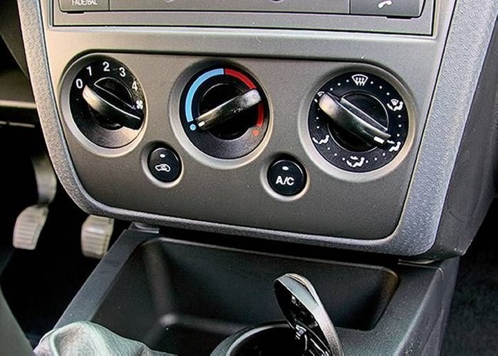 Эксперты посчитали, сколько бензина «съедает» кондиционер на стоянке