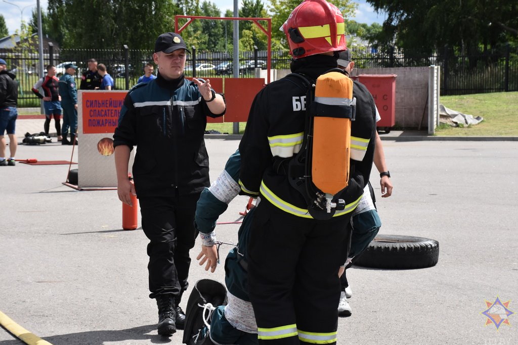 Определен сильнейший пожарный-спасатель в Брестской области