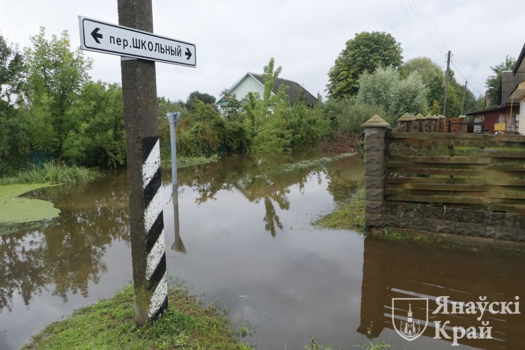 Мотоль подтопило, ведутся работы по спуску воды (Ивановский район)