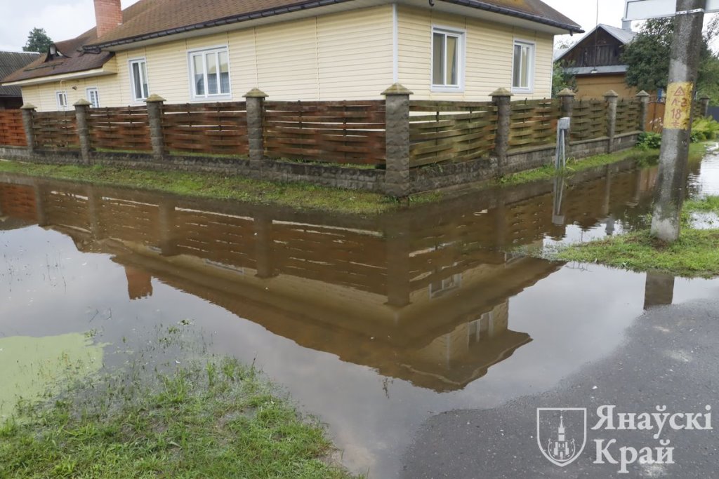 Мотоль подтопило, ведутся работы по спуску воды (Ивановский район)