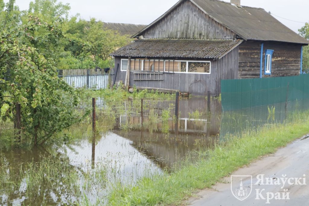 Мотоль подтопило, ведутся работы по спуску воды (Ивановский район)