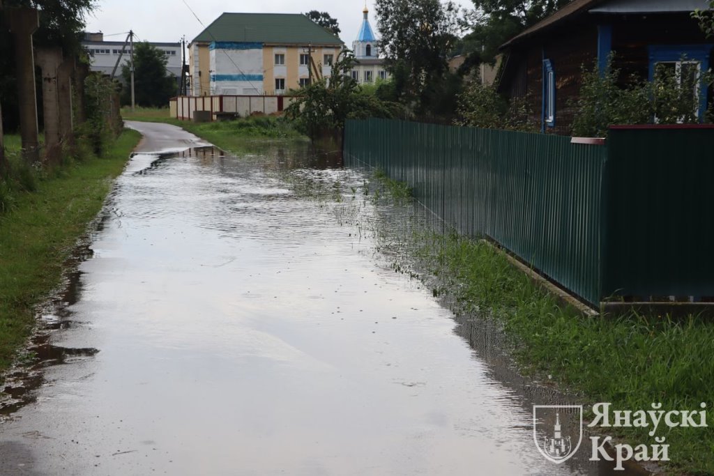 Мотоль подтопило, ведутся работы по спуску воды (Ивановский район)