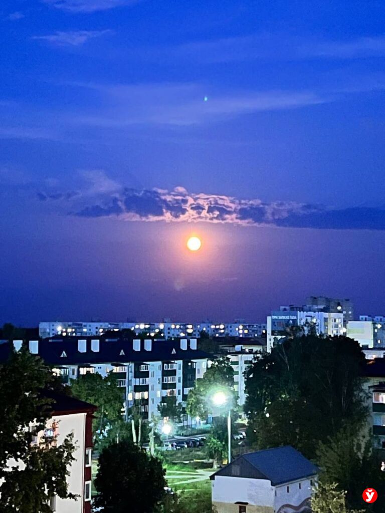 «Осетровую луну» можно наблюдать ночью 19 августа