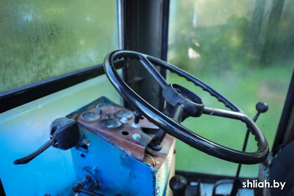 Белорус собрал трактор из деталей для машин