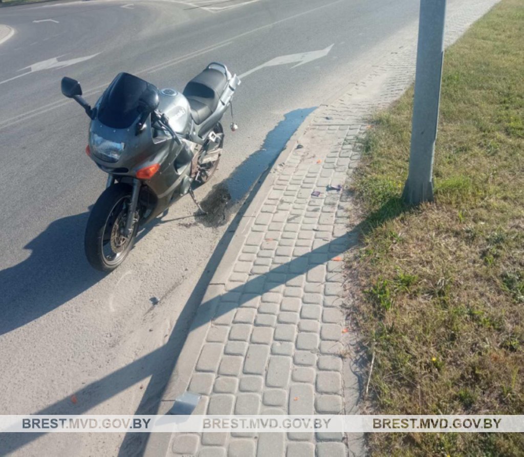 В Бресте травмирован мотоциклист - не справился с управлением