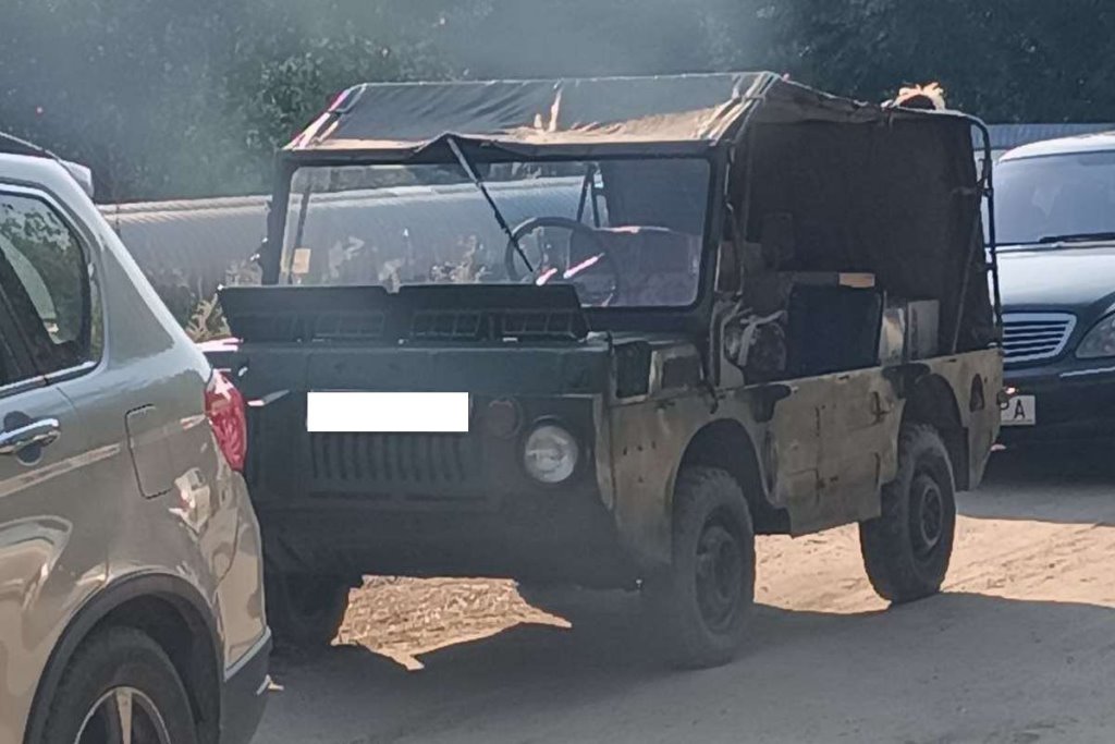 Не пустят – переплывет. В очереди на границе в Польшу из Бреста замечен ЛуАЗ-967