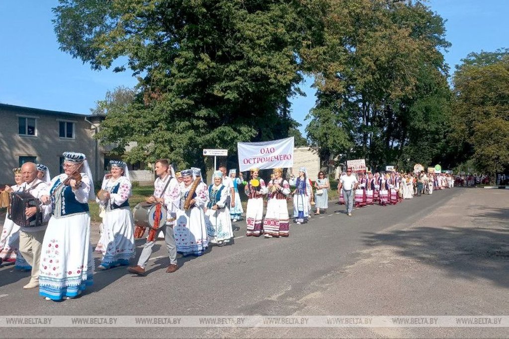 С домашним теплом и по старинным рецептам. В Брестском районе прошел гастрофест «Скокаўскія спасоўкі»