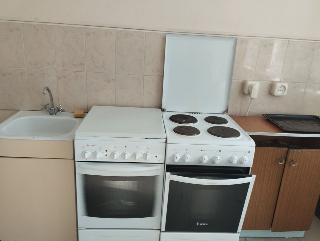 Молодые специалисты-медики показали свои комнаты общежитий в Бресте