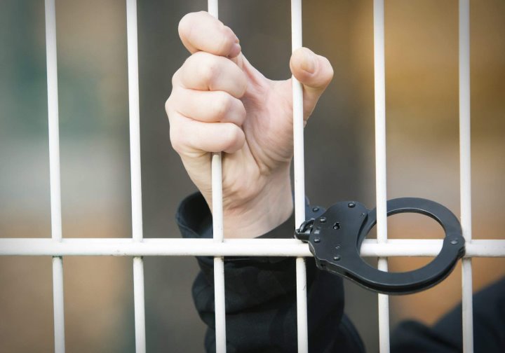 Житель Брестской области в три удара сломал матери голеностопный сустав