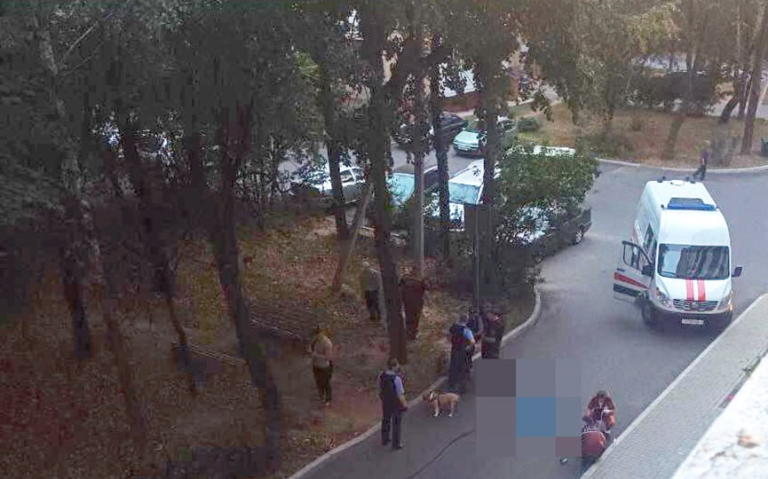 От ножевого ранения мужчина умер прямо во дворе многоэтажки в Барановичах