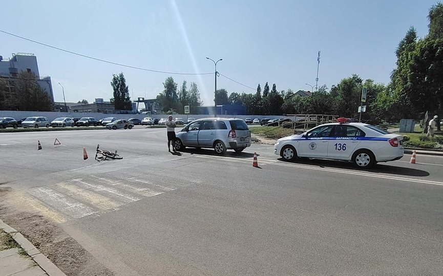 Велосипедистку в Барановичах сбил минивэн на пешеходном переходе