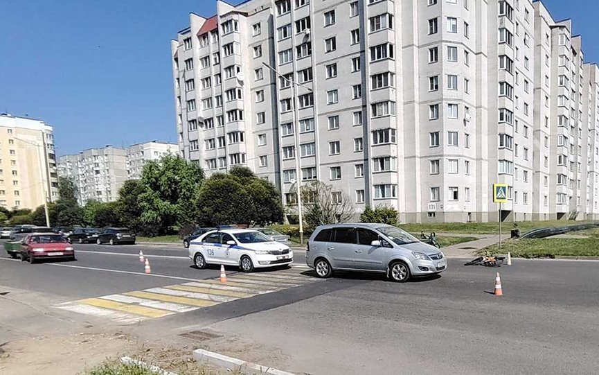 Велосипедистку в Барановичах сбил минивэн на пешеходном переходе