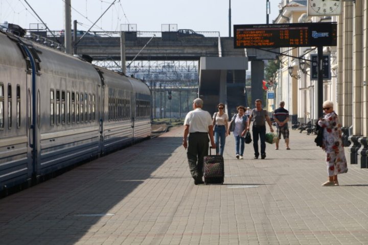 Проводник поезда. 18-летняя брестчанка рассказала о работе и романтике выбранного пути