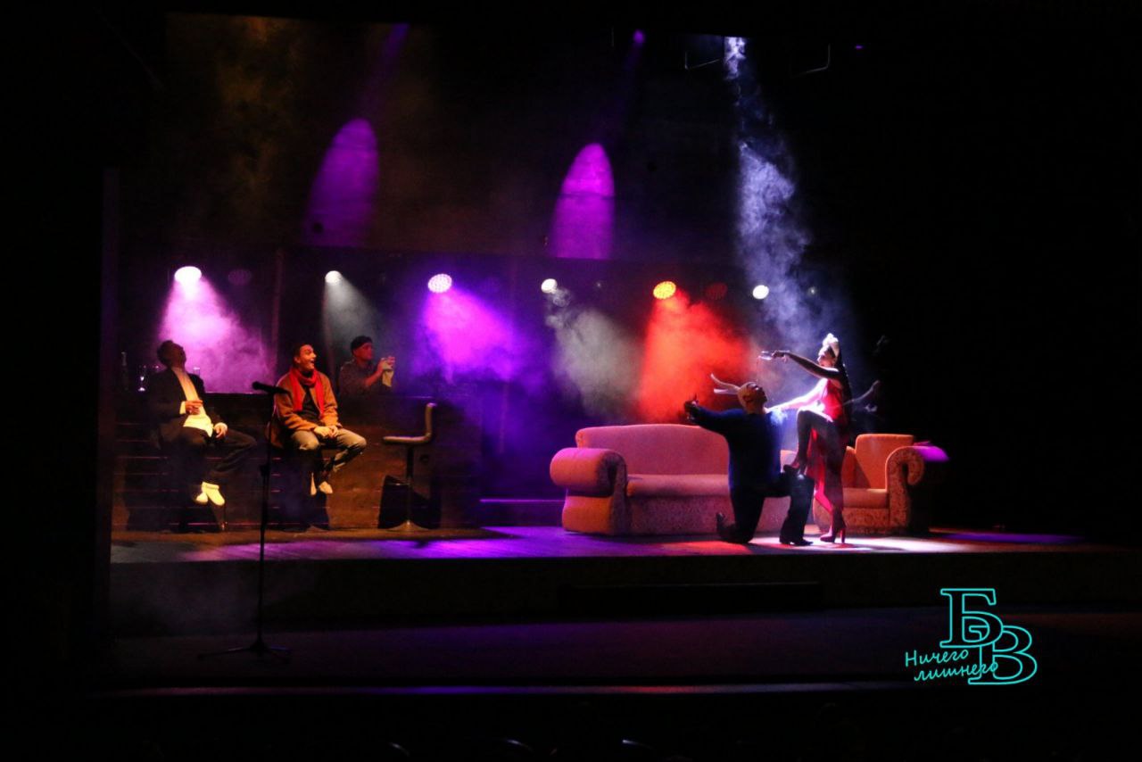 В Бресте cпектаклем «Отцы и дети» открылся международный театральный фестиваль «Белая Вежа»