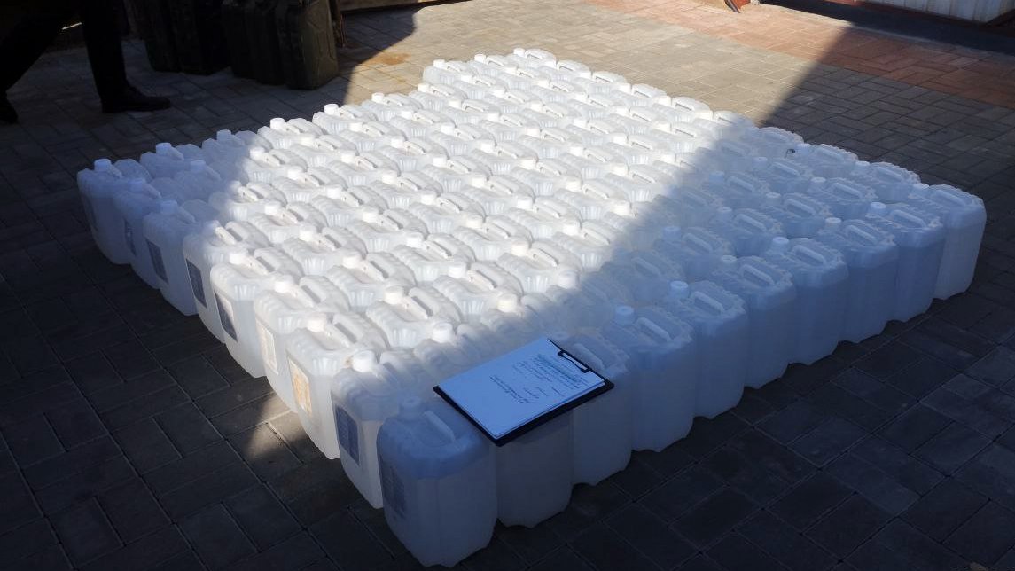 Белорус с 930 литрами спирта в фургоне нарушил ПДД