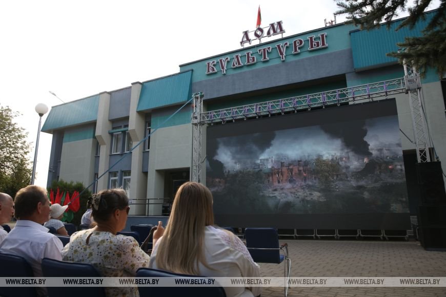 «Парящие книги» и «Дети лесной школы». Новые арт-объекты украсили Ивацевичи