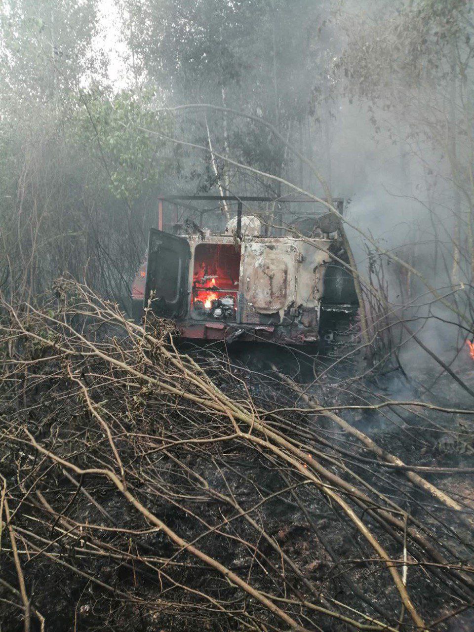В Столинском районе потушилb крупный пожар. Сгорел вездеход