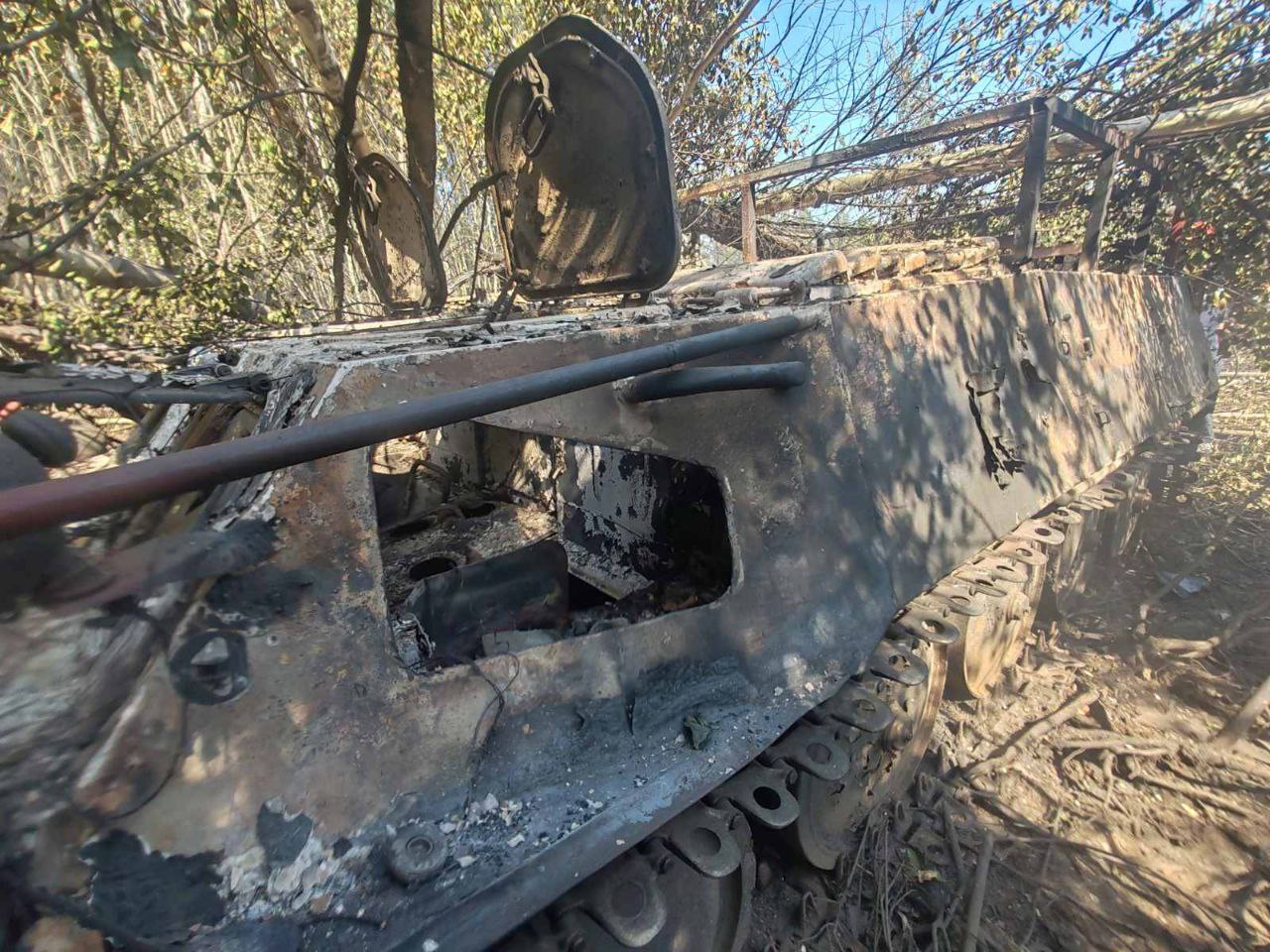 В Столинском районе потушилb крупный пожар. Сгорел вездеход