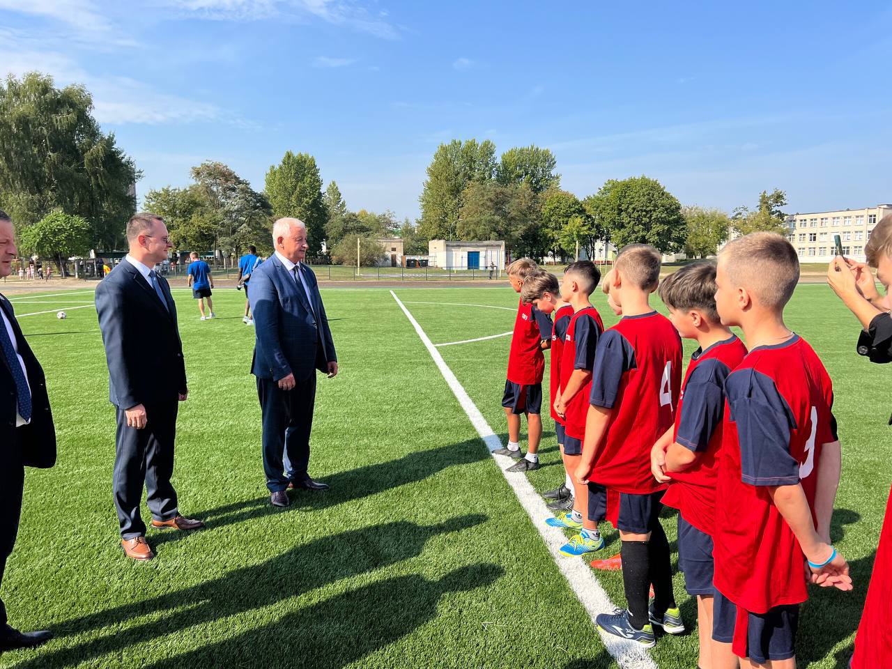 Спорткомплекс для микрорайона. В школе №27 Бреста обновили стадион к учебному году