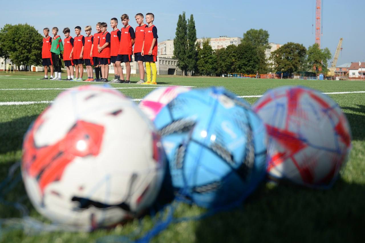 Спорткомплекс для микрорайона. В школе №27 Бреста обновили стадион к учебному году