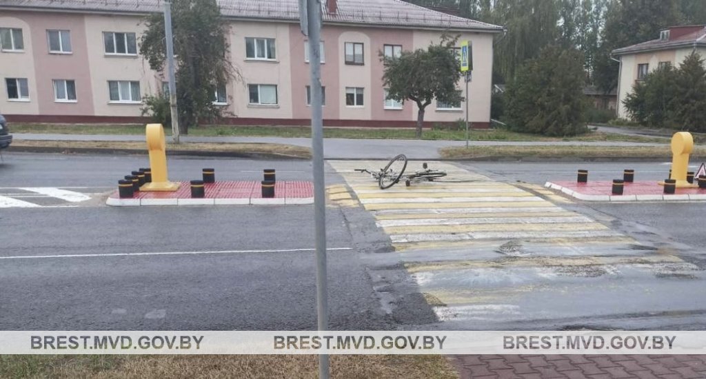 Брестчанка сбила велосипедиста в Кобрине