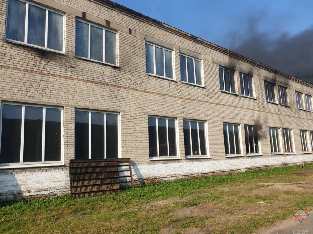 В Кобринском районе загорелся трактор