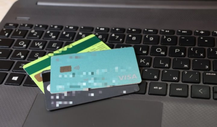 Девушка из Бреста продавала реквизиты банковских карт и вовлекла в преступную схему 6 человек