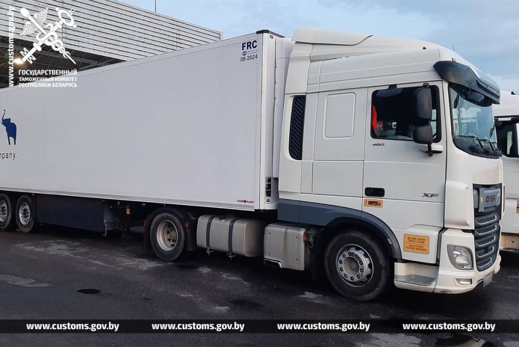 Полуприцеп за €1,8 тыс. ввозили в Беларусь. Таможенникам цена показалась странной