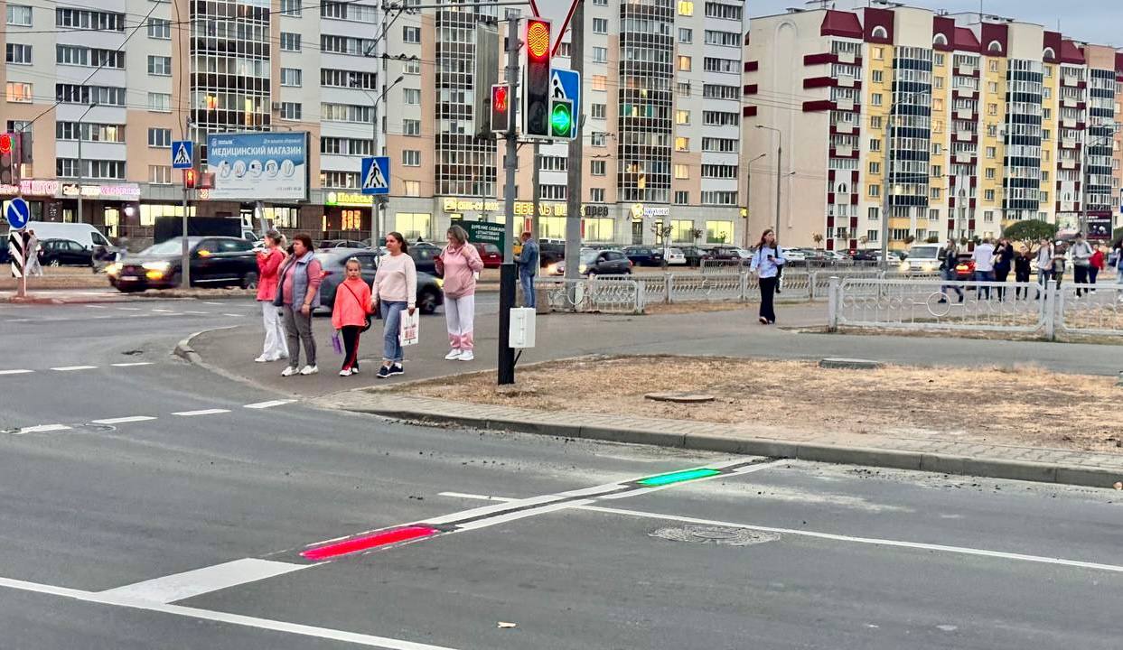Посмотрите, какой «дублер» светофора появился в Гомеле. Пока он единственный в стране