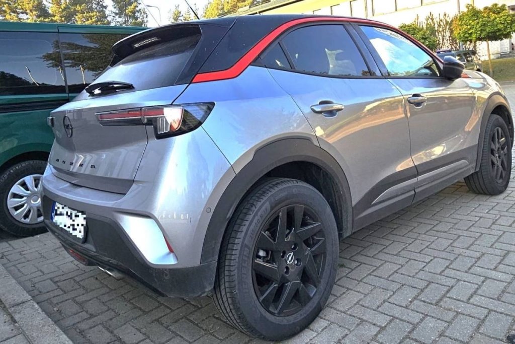 Белоруса на Opel Mokka не выпустили из Литвы