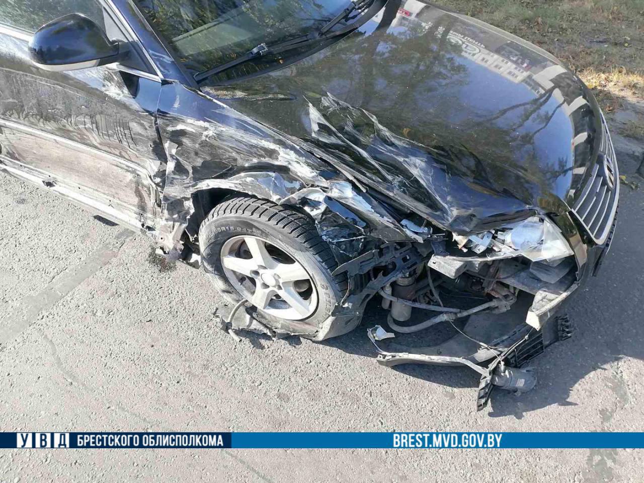 В Пинске автомобиль сбил женщину и 2-летнего мальчика