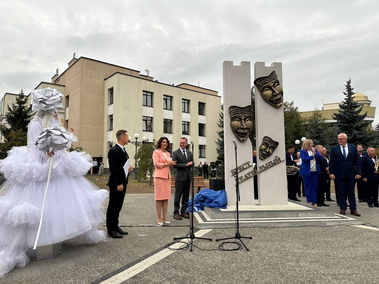 В Бресте открыли арт-объект «Брест театральный»