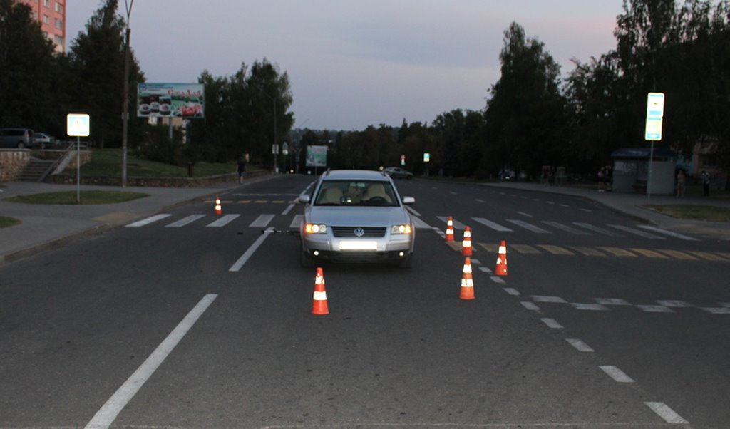 В Волковыске легковушка сбила школьницу на электросамокате - опубликовано видео