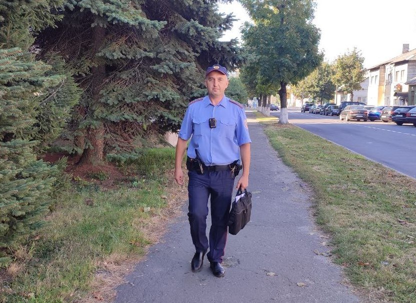 В Пинске участковый спас мужчину от грабителя с ножом