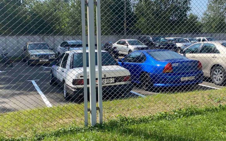 Белорус купил авто, но не переоформил на себя — в итоге машину забрали на штрафстоянку
