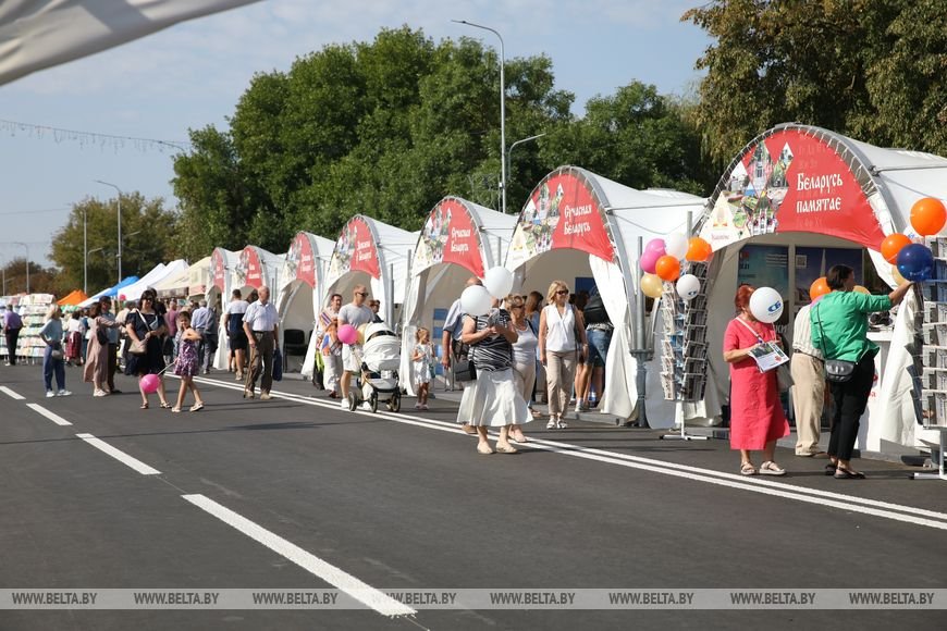 Жители Ивацевичей рассказали, как город расцвел ко Дню письменности