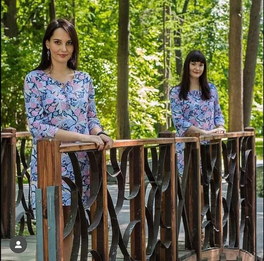 «Менялись местами в школе». «Забыла, что у меня двойня»: из жизни белорусских близнецов и их родителей