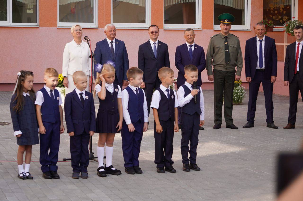 Звонок прозвучал для первоклассников Брестской области