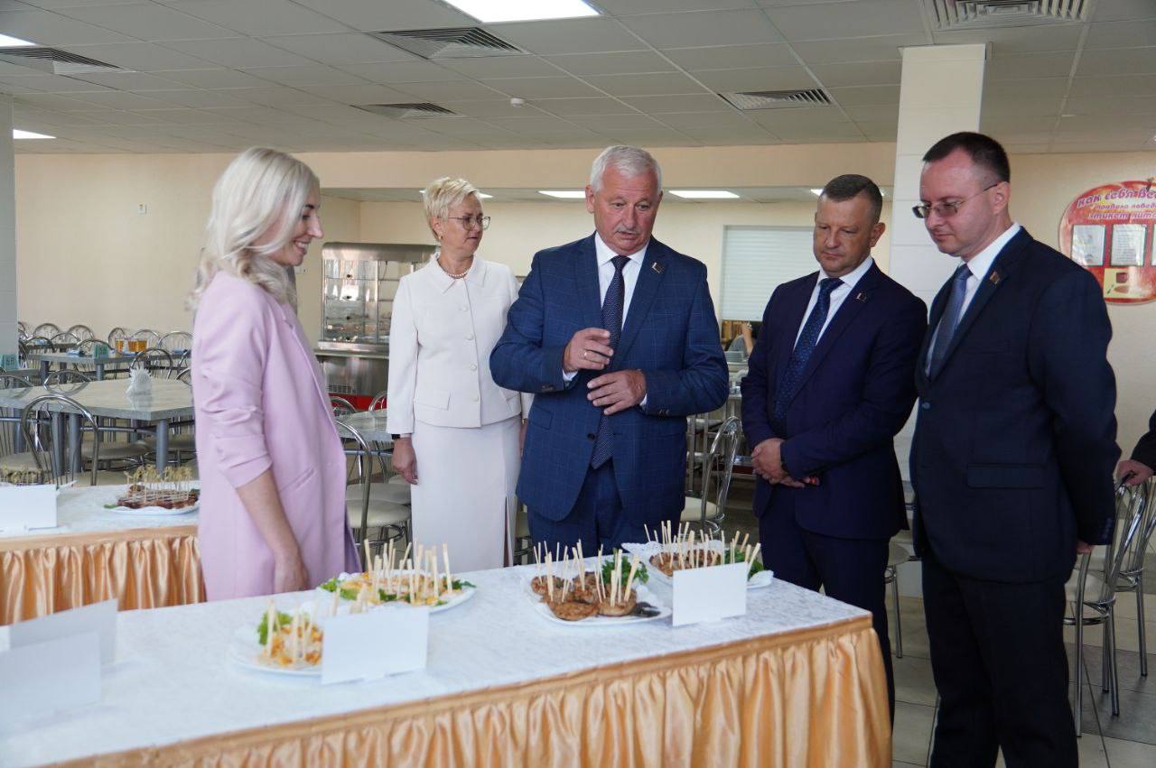 Звонок прозвучал для первоклассников Брестской области