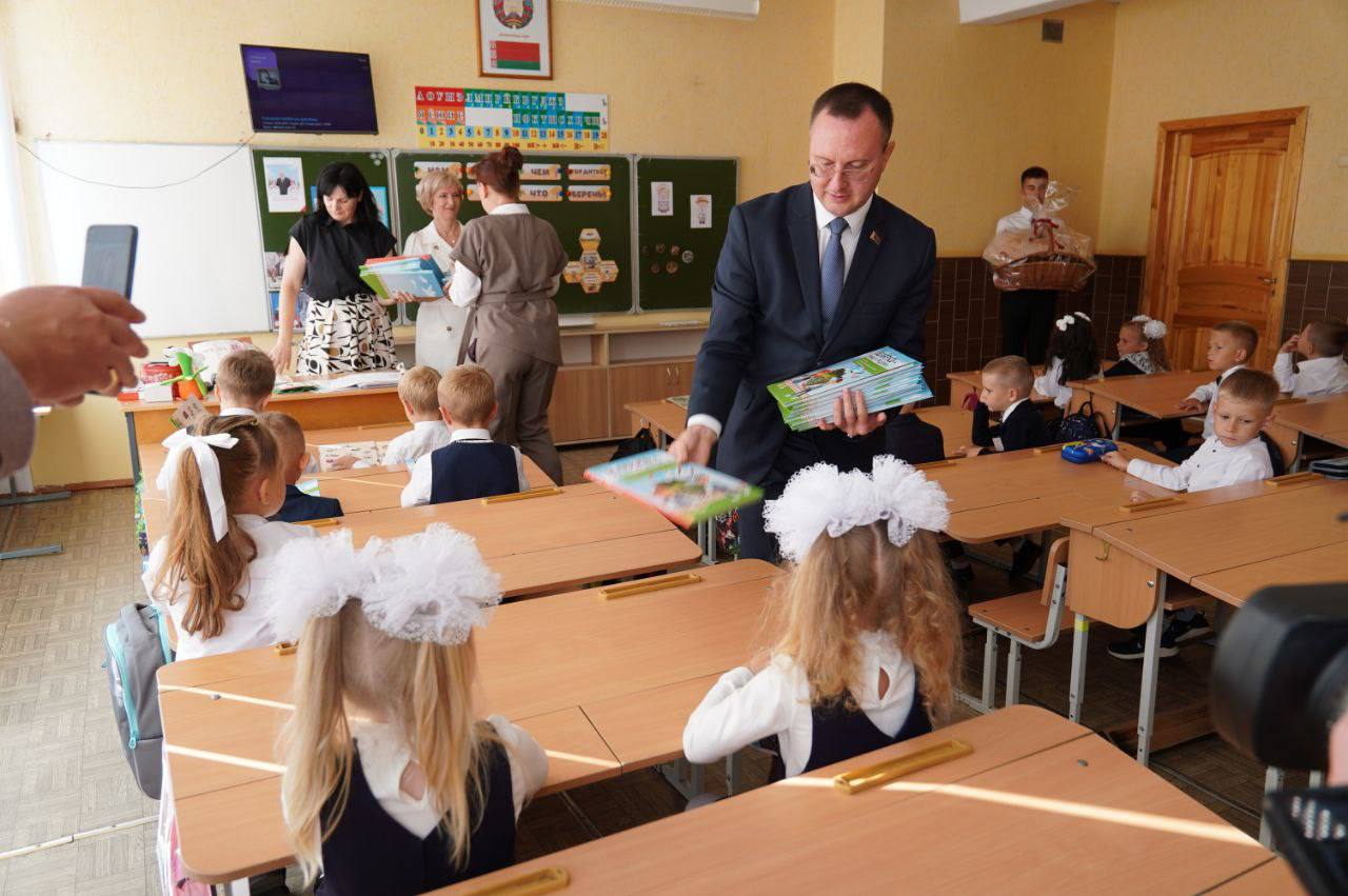 Звонок прозвучал для первоклассников Брестской области