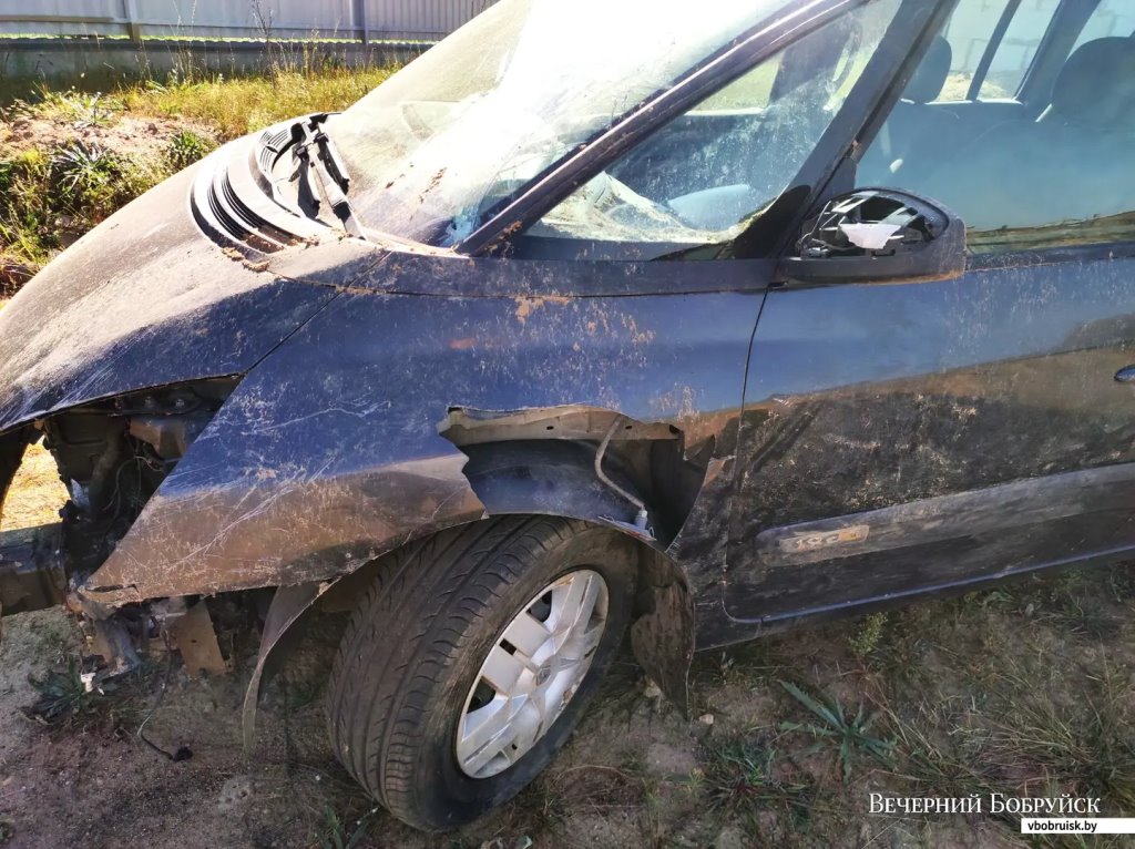 Белорус, чья машина ушла под землю, рассказал, возместят ли ущерб