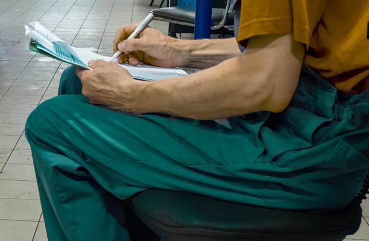 «Наниматели наотрез отказывали». Ситуация на работе: невозможно уволиться даже из-за переезда