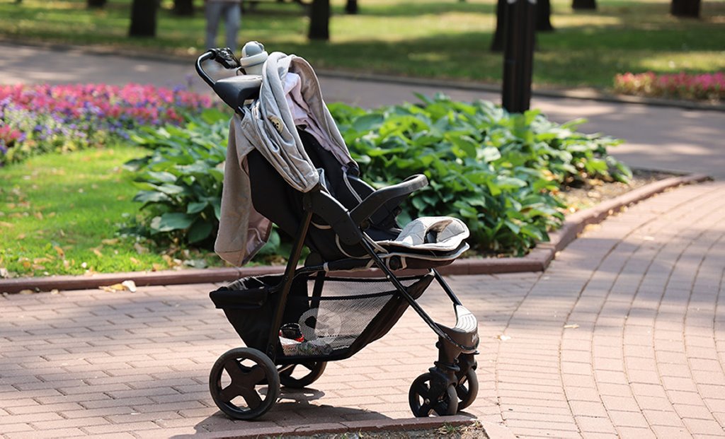 Молодой отец был лишен родительских прав. За что?